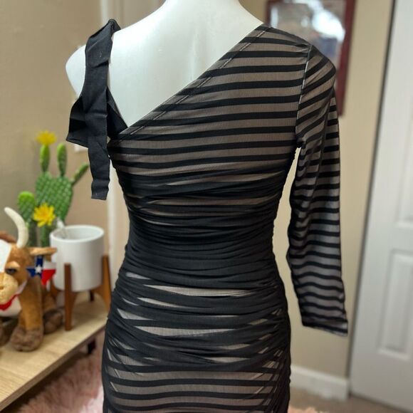 Dress   - Picture 6 of 7